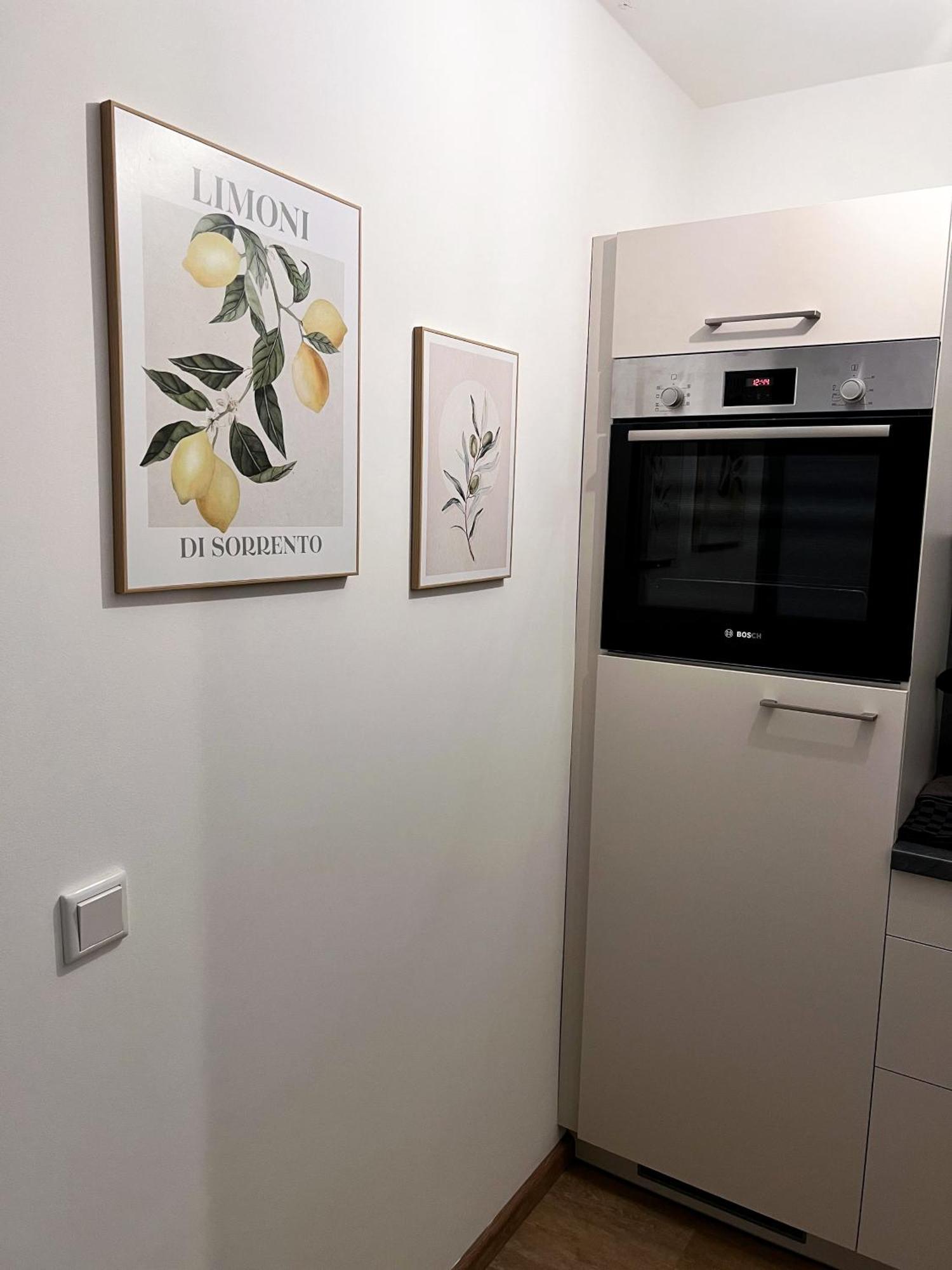 Zentrale Wohlfuehloase Mit Parkplatz Apartment Osnabrueck Exterior photo